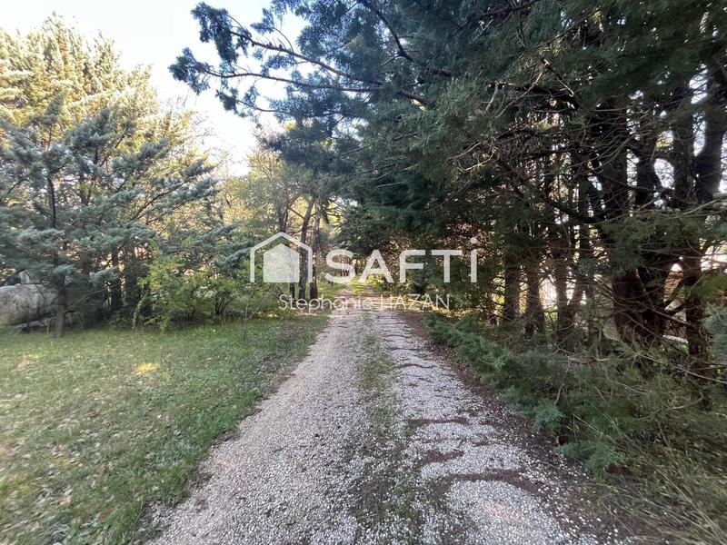 Maison - 330 m² - 8 pièces