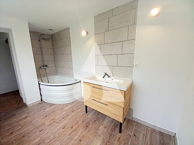 Maison - 75 m² - 5 pièces