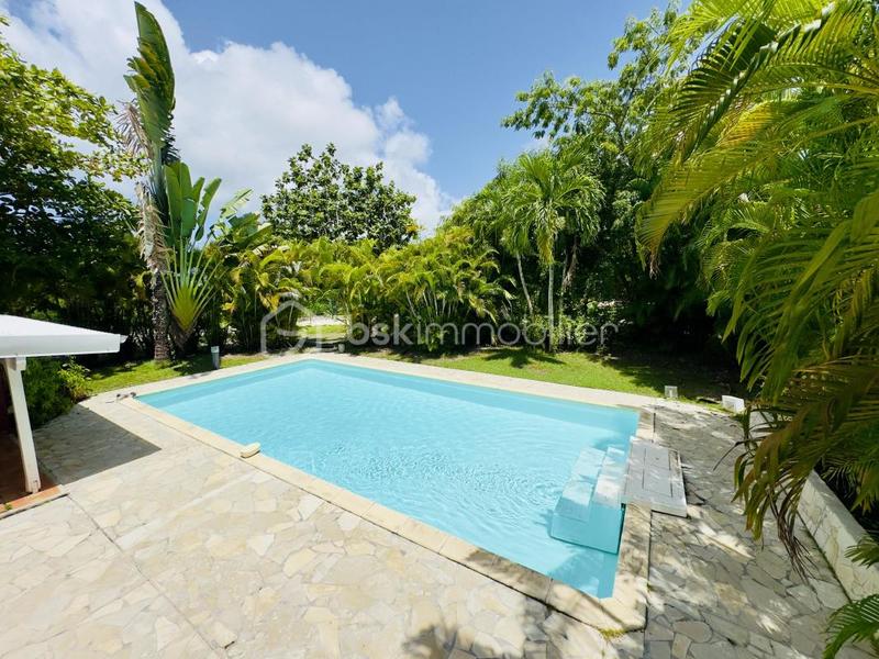 Maison - 226 m² - 4 pièces