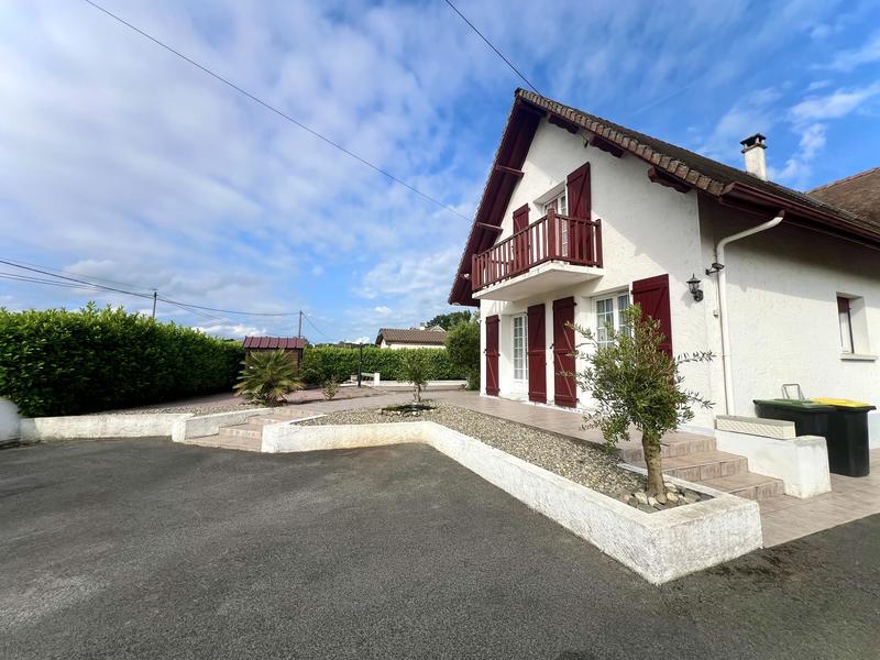 Villa - 176 m² - 6 pièces