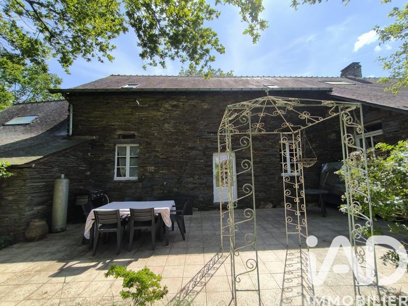 Maison - 328 m² - 11 pièces