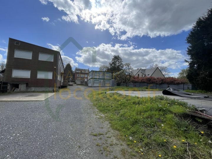 Local commercial - 622 m²