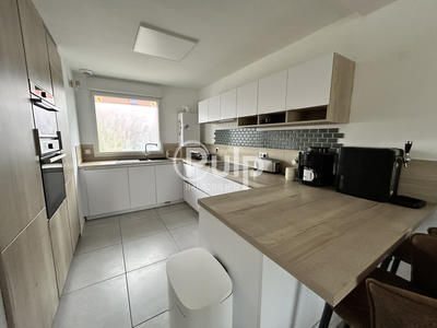 Maison - 95 m² - 5 pièces