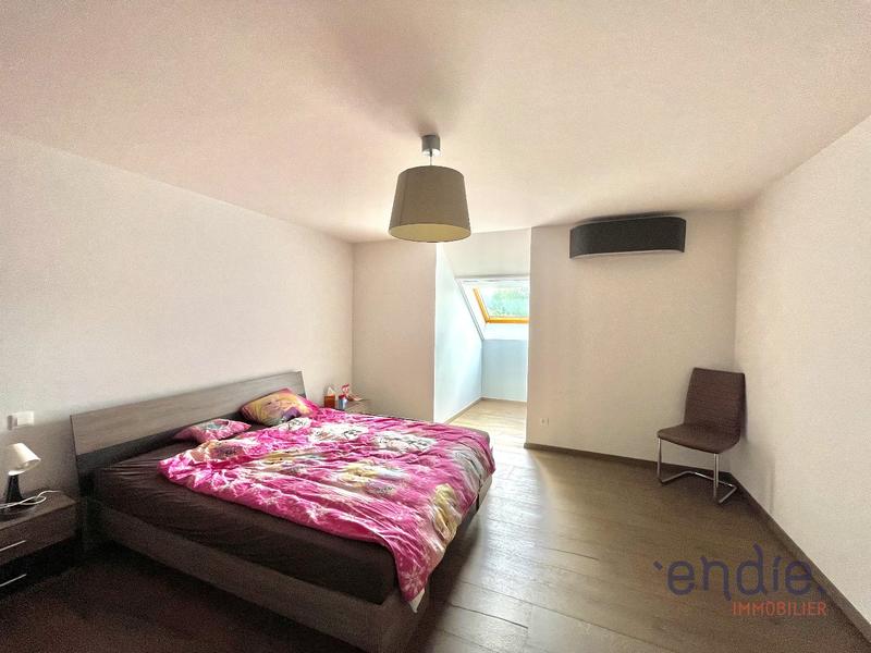 Maison - 275 m² - 8 pièces