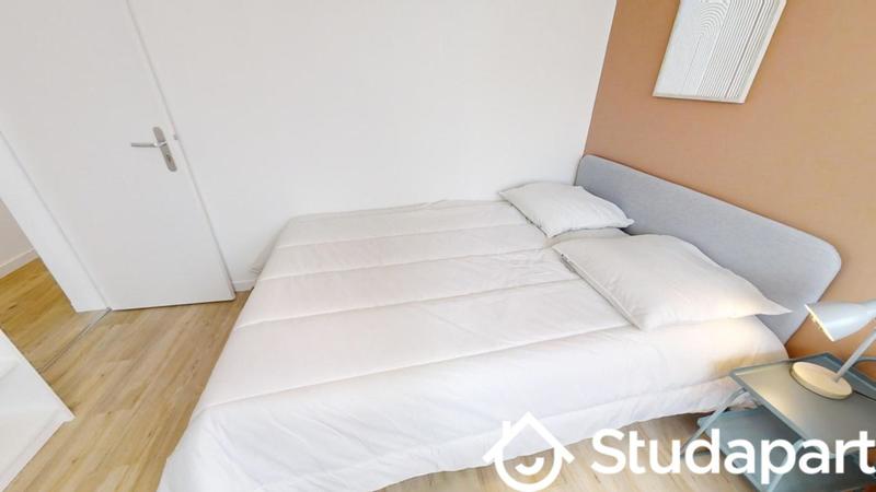 Chambre - 11 m² - 1 pièce