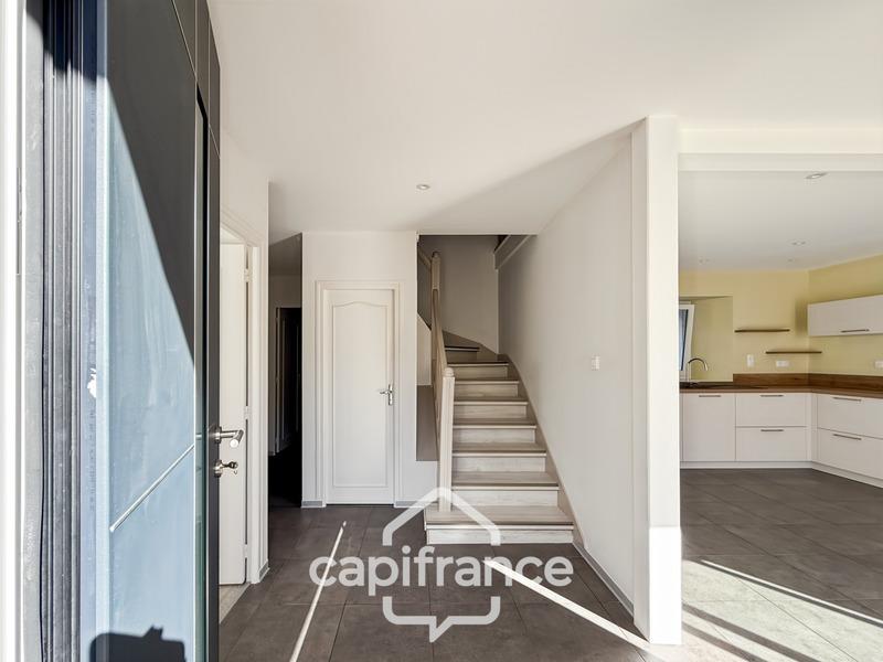 Maison - 193 m² - 9 pièces