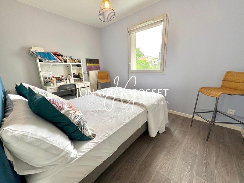 Appartement - 93 m² - 5 pièces