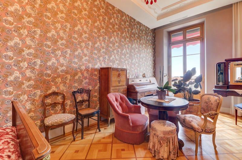 Appartement - 253 m² - 5 pièces