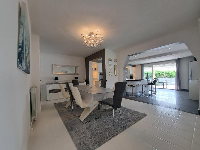 Maison - 136 m² - 6 pièces