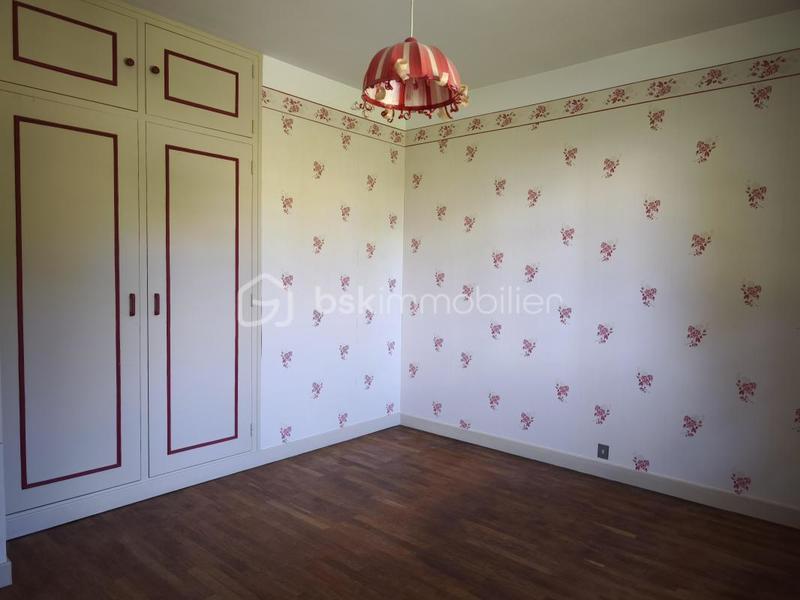 Maison traditionnelle - 184 m² - 5 pièces