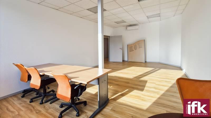 Local commercial - 192 m² - 6 pièces