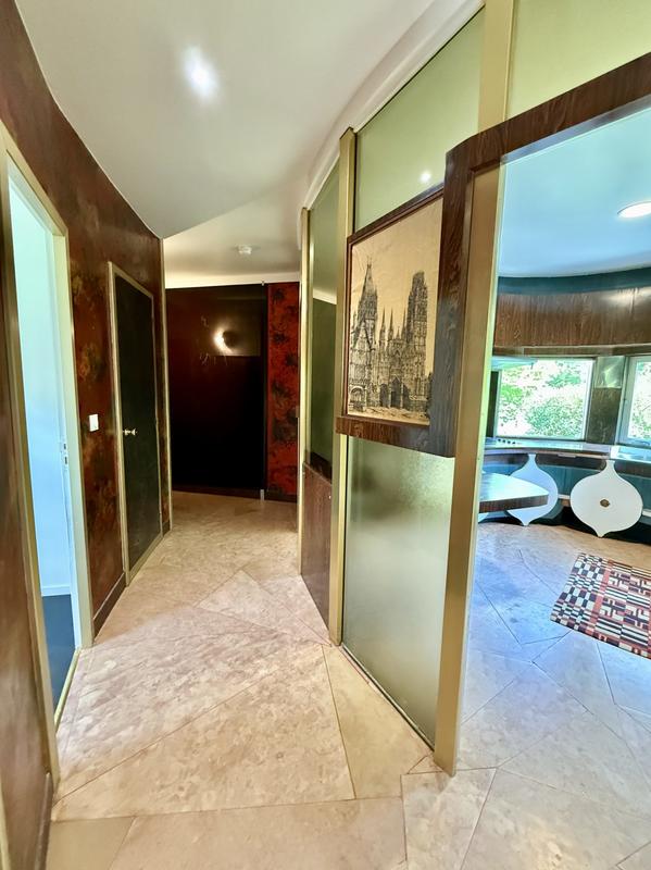 Maison traditionnelle - 232 m² - 7 pièces