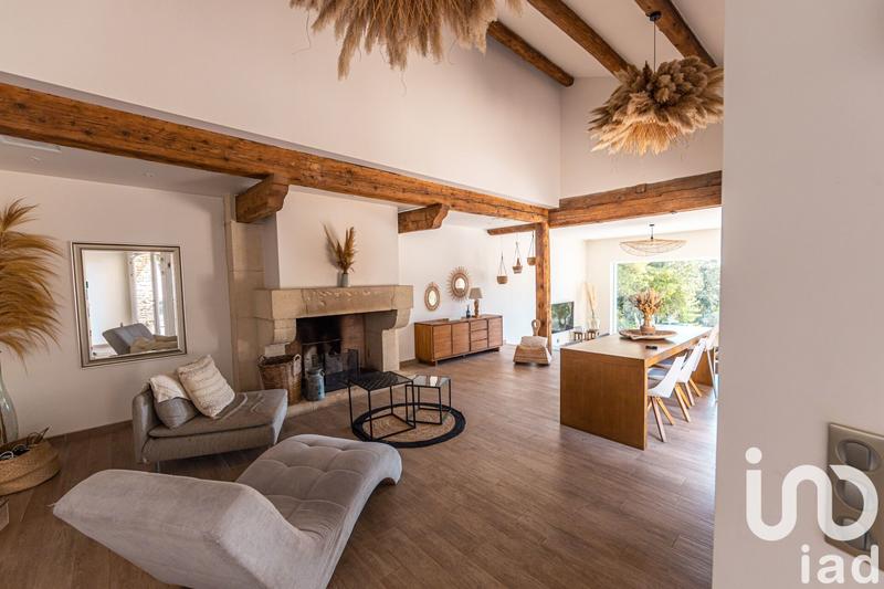 Maison - 220 m² - 6 pièces