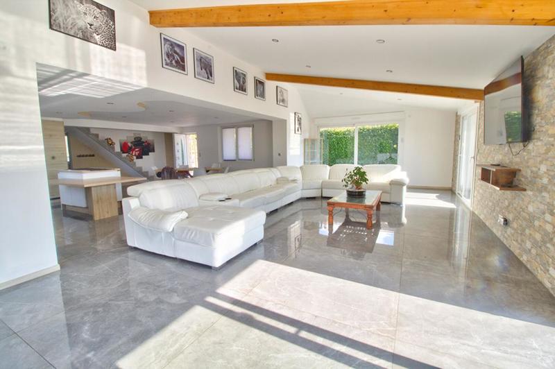 Maison - 164 m² - 6 pièces