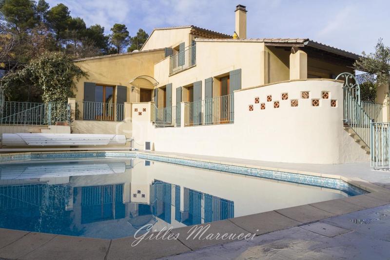 Maison - 174 m² - 5 pièces