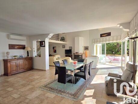 Maison - 352 m² - 7 pièces