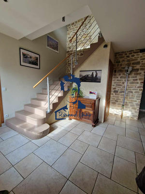 Maison - 377 m² - 12 pièces