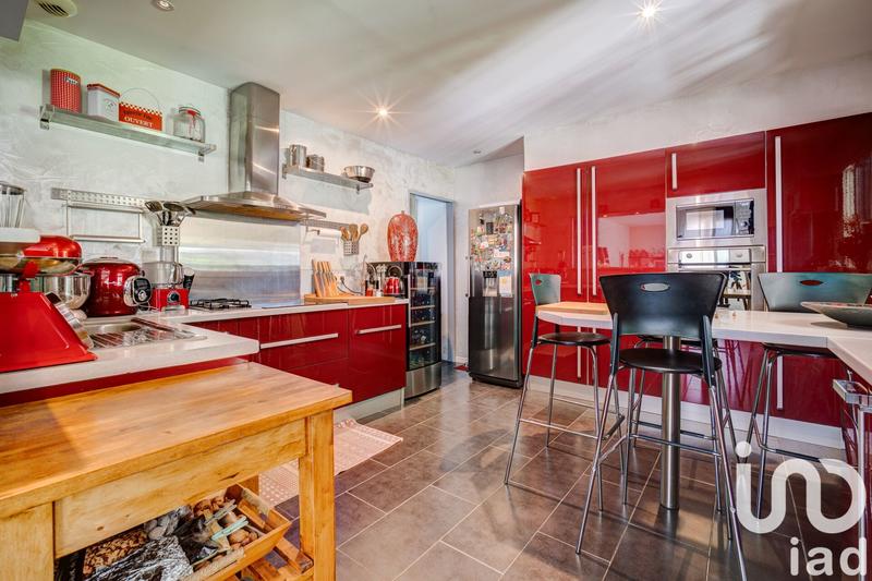 Maison - 238 m² - 7 pièces