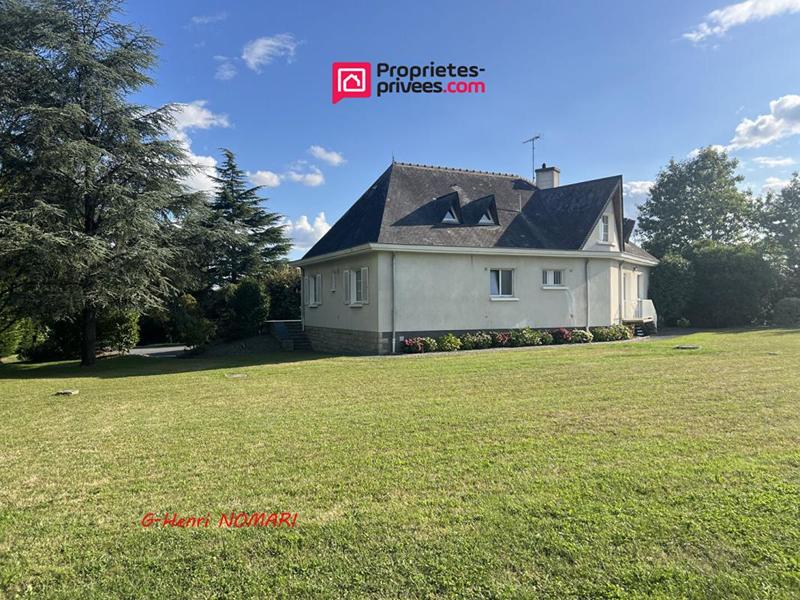 Maison - 280 m² - 10 pièces