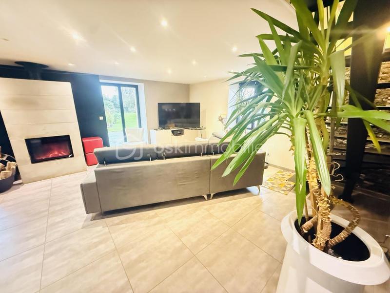 Longère - 296 m² - 6 pièces