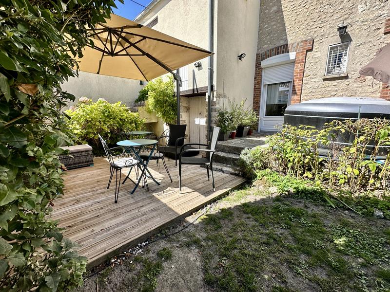 Maison - 205 m² - 7 pièces