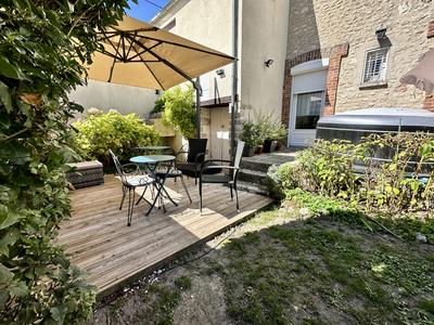 Maison - 205 m² - 7 pièces