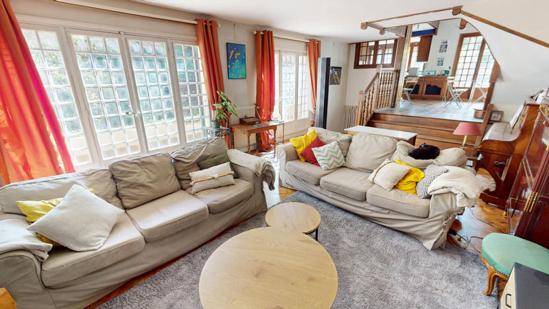 Maison - 206 m² - 9 pièces