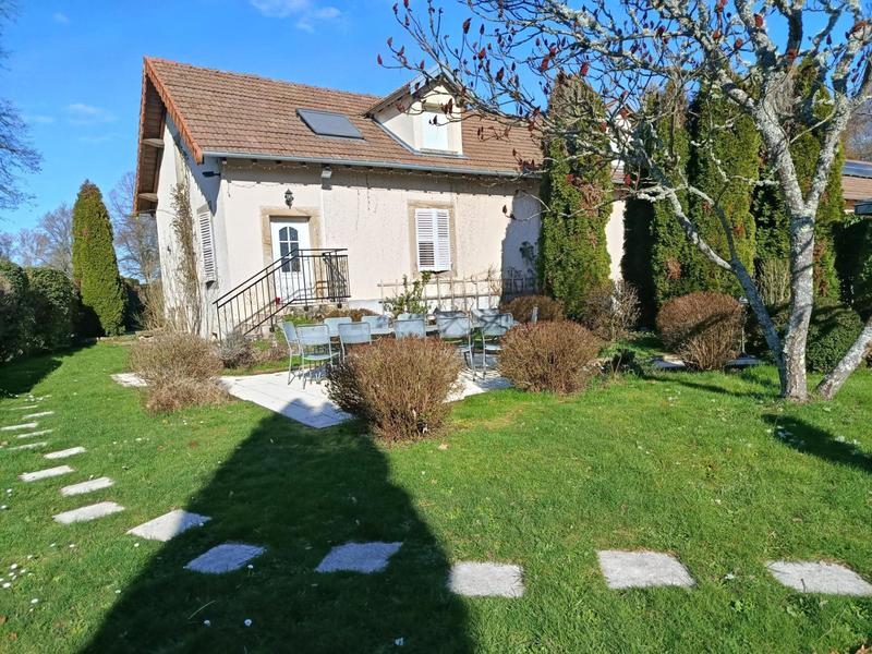 Maison - 761 m² - 16 pièces