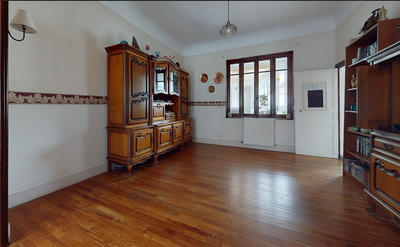 Maison - 229 m² - 11 pièces