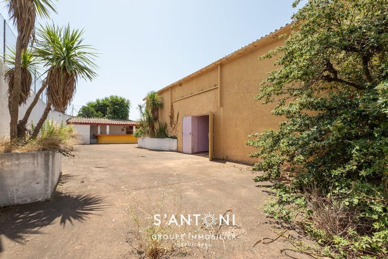 Terrain industriel - 2 000 m²