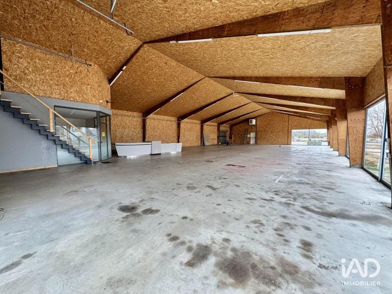 Local commercial - 1 200 m²