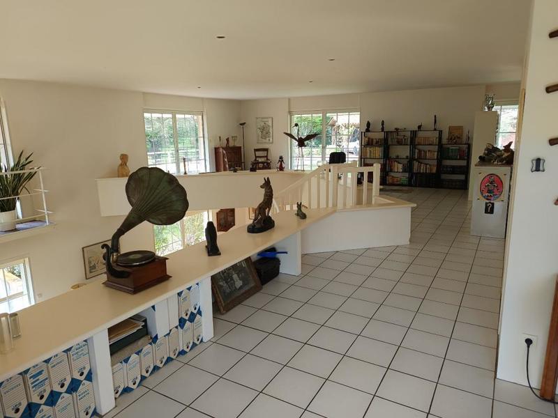 Maison - 217 m² - 8 pièces