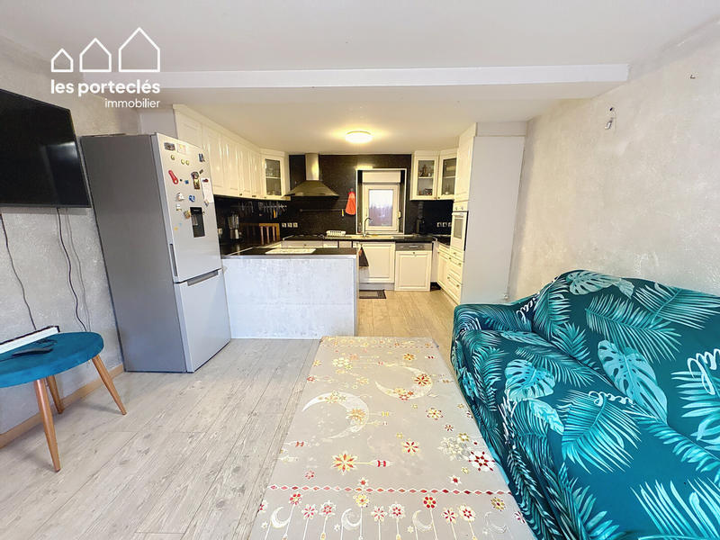 Maison - 180 m² - 6 pièces