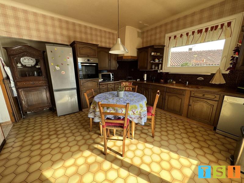 Maison - 217 m² - 7 pièces