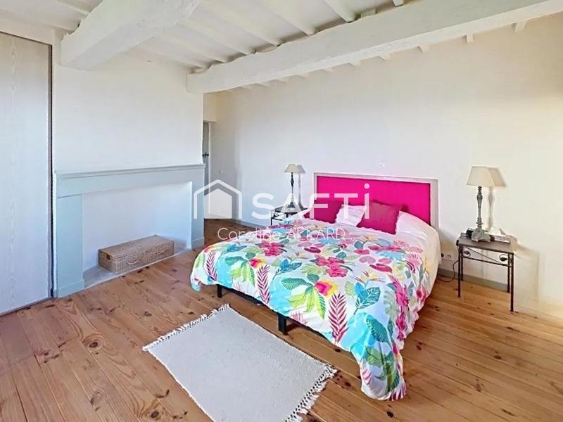 Maison - 204 m² - 7 pièces