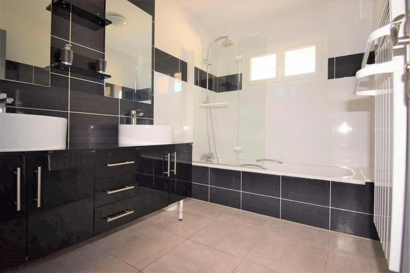 Corps de ferme - 385 m² - 6 pièces