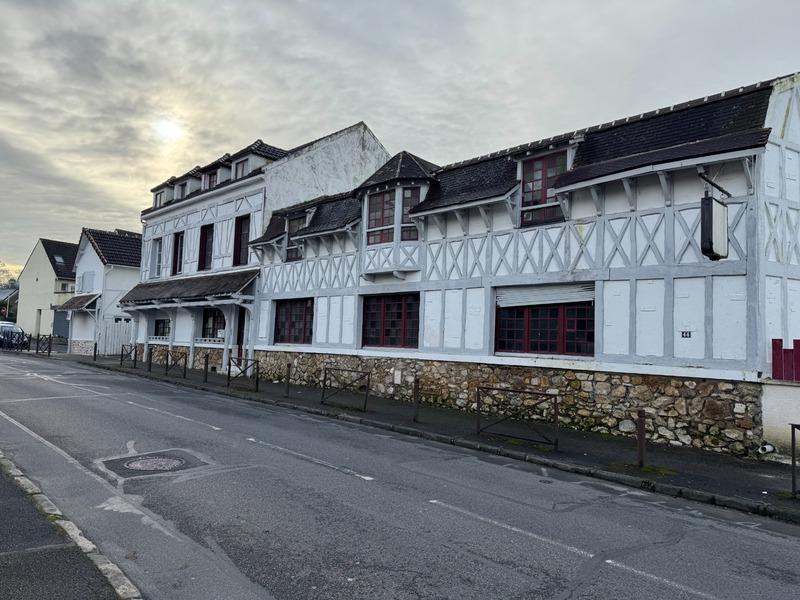 Local commercial - 550 m² - 15 pièces