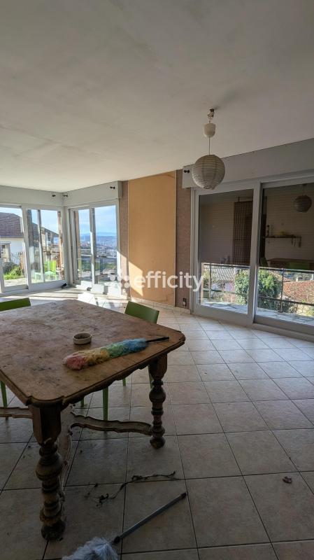 Maison - 95 m² - 5 pièces