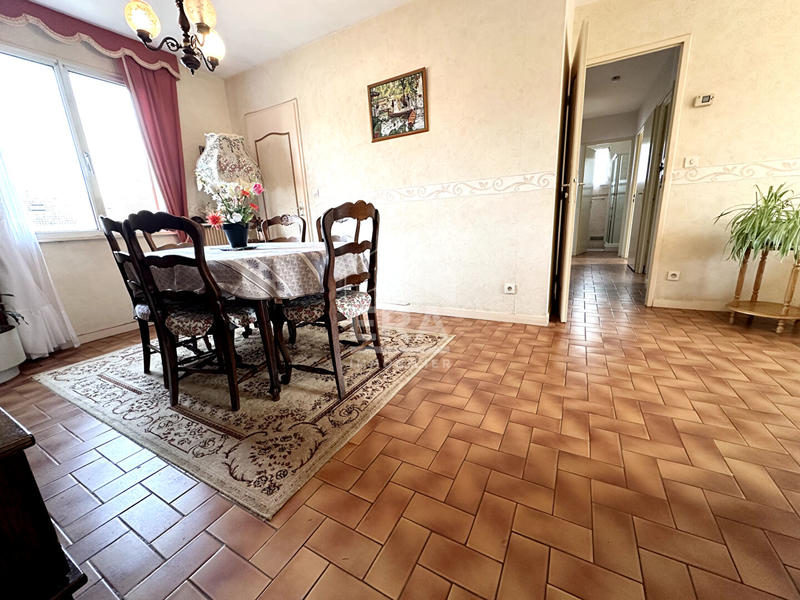 Maison - 99 m² - 5 pièces