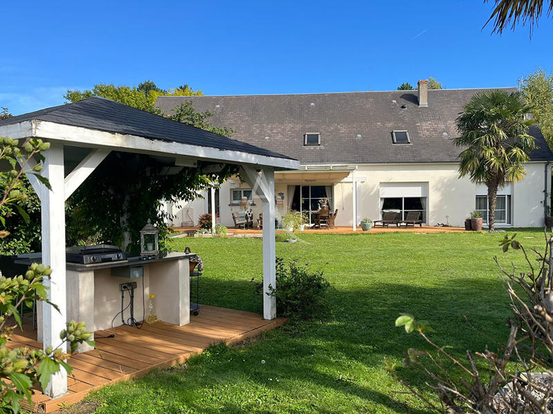 Maison - 245 m² - 7 pièces