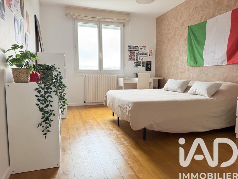 Maison - 271 m² - 9 pièces