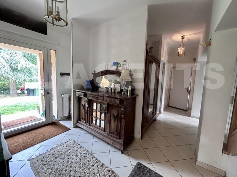 Maison traditionnelle - 165 m² - 7 pièces