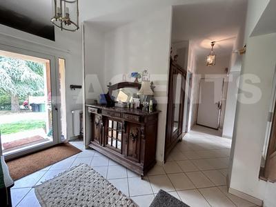 Maison traditionnelle - 165 m² - 7 pièces