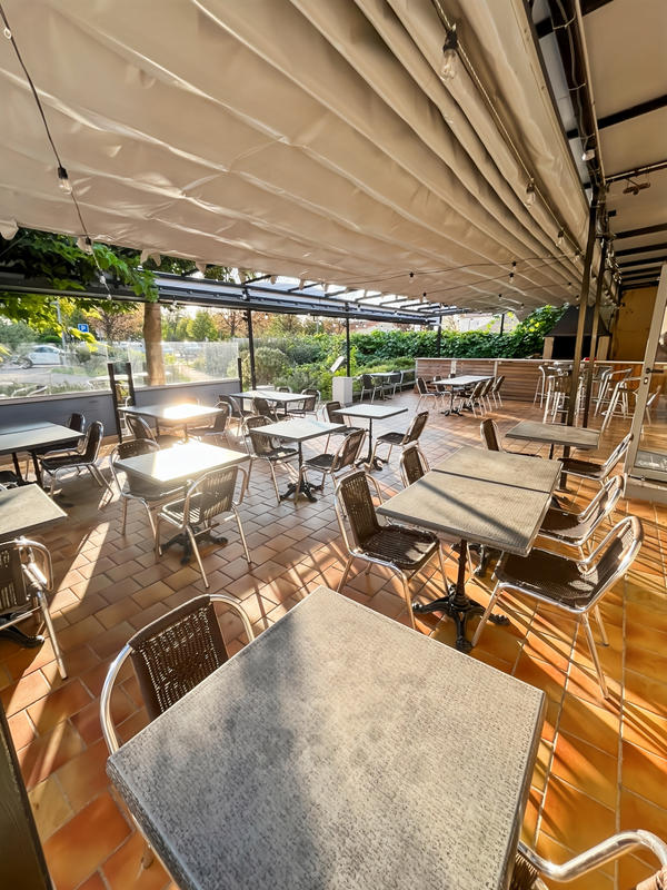 Fonds de commerce - Magasins - 130 m²