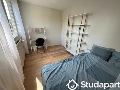 Chambre - 12 m² - 1 pièce