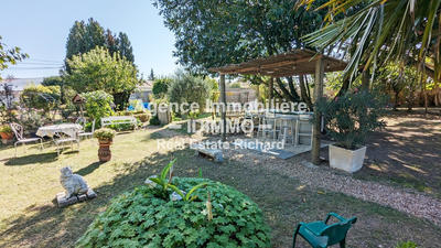 Maison - 296 m² - 9 pièces