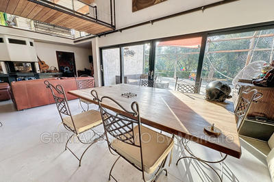 Villa - 360 m² - 9 pièces