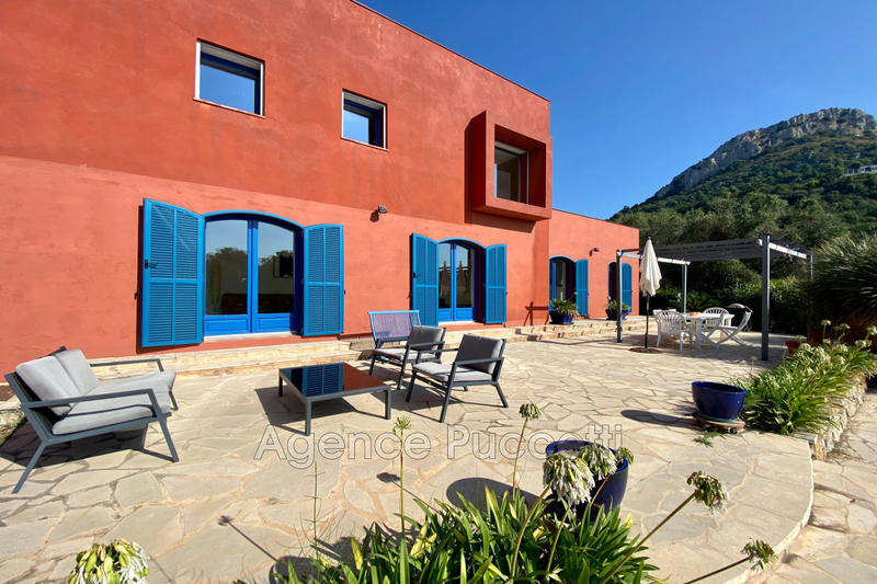 Demeure - 230 m² - 8 pièces