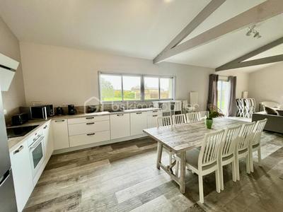 Corps de ferme - 371 m² - 9 pièces