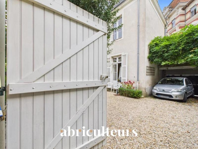 Maison ancienne - 255 m² - 8 pièces